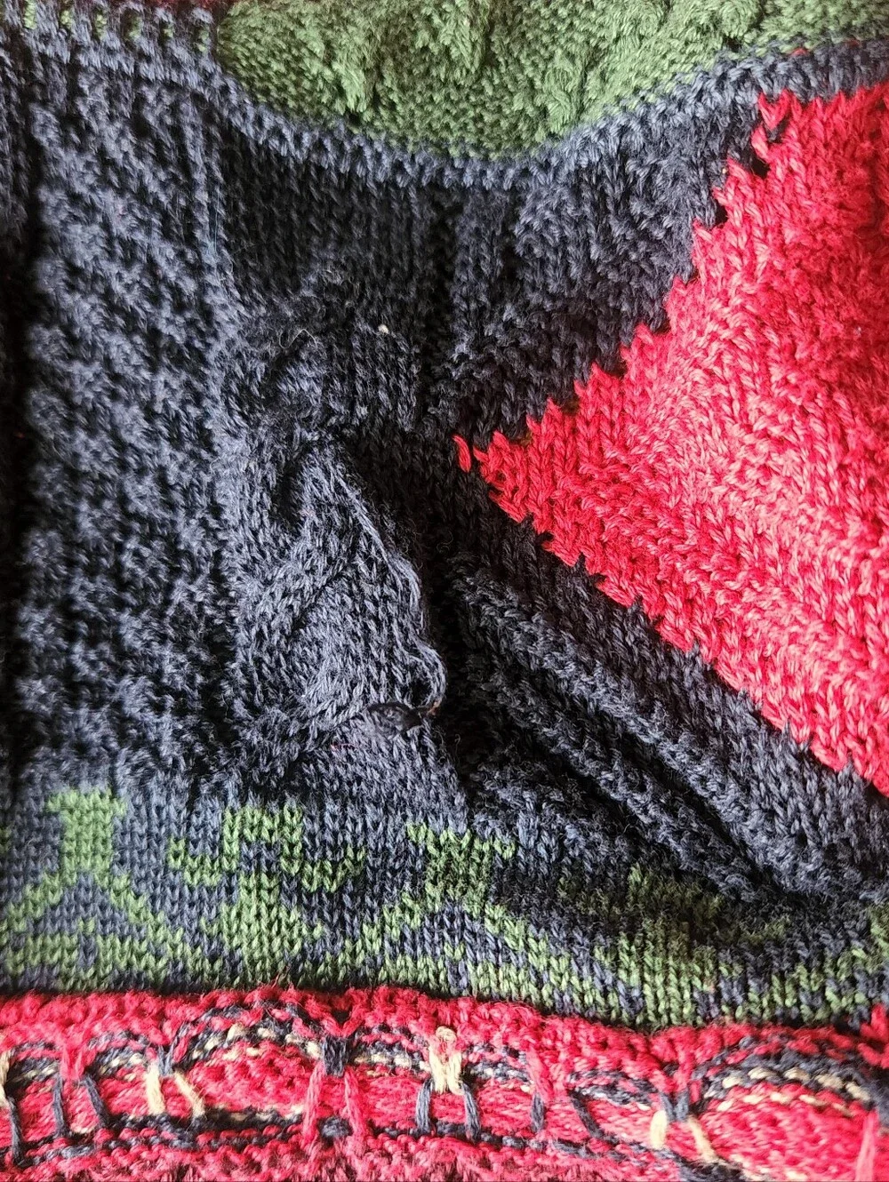 Multicolor Vintage-Style Cable Knit Sweater - Bold Geometric Pattern